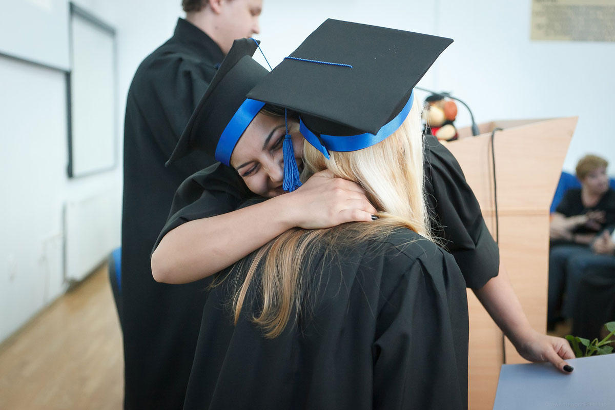 Photo chapeau de remise de diplA´me