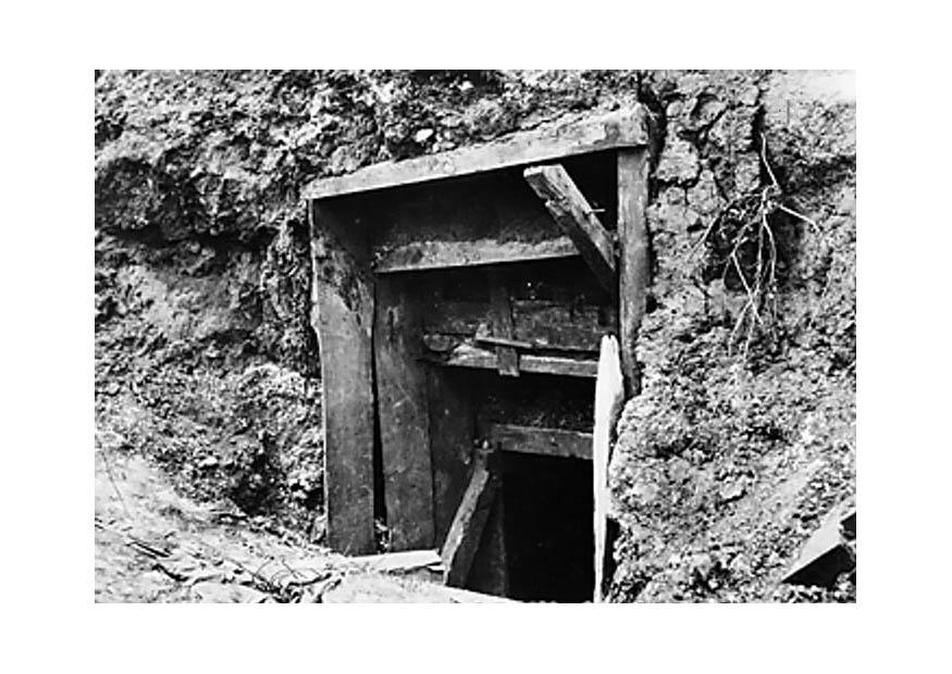 Photo entrA©e dune mine allemande