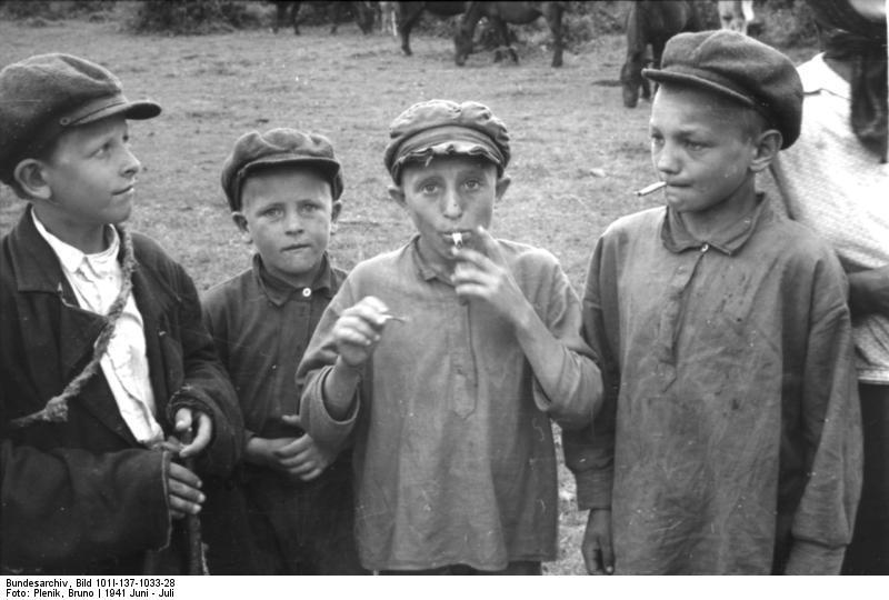 Photo la russie - enfants qui fument